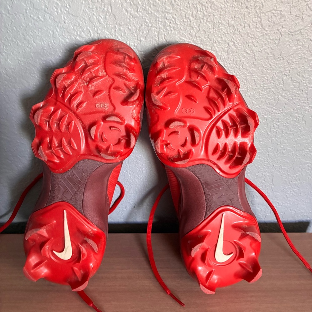 Nike Soccer Cleats Kids size 4Y EUC - Picture 7 of 8